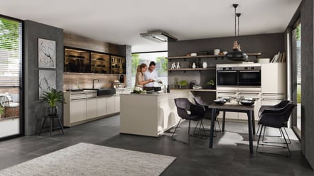Lichte designkeuken van ASTO Line 969