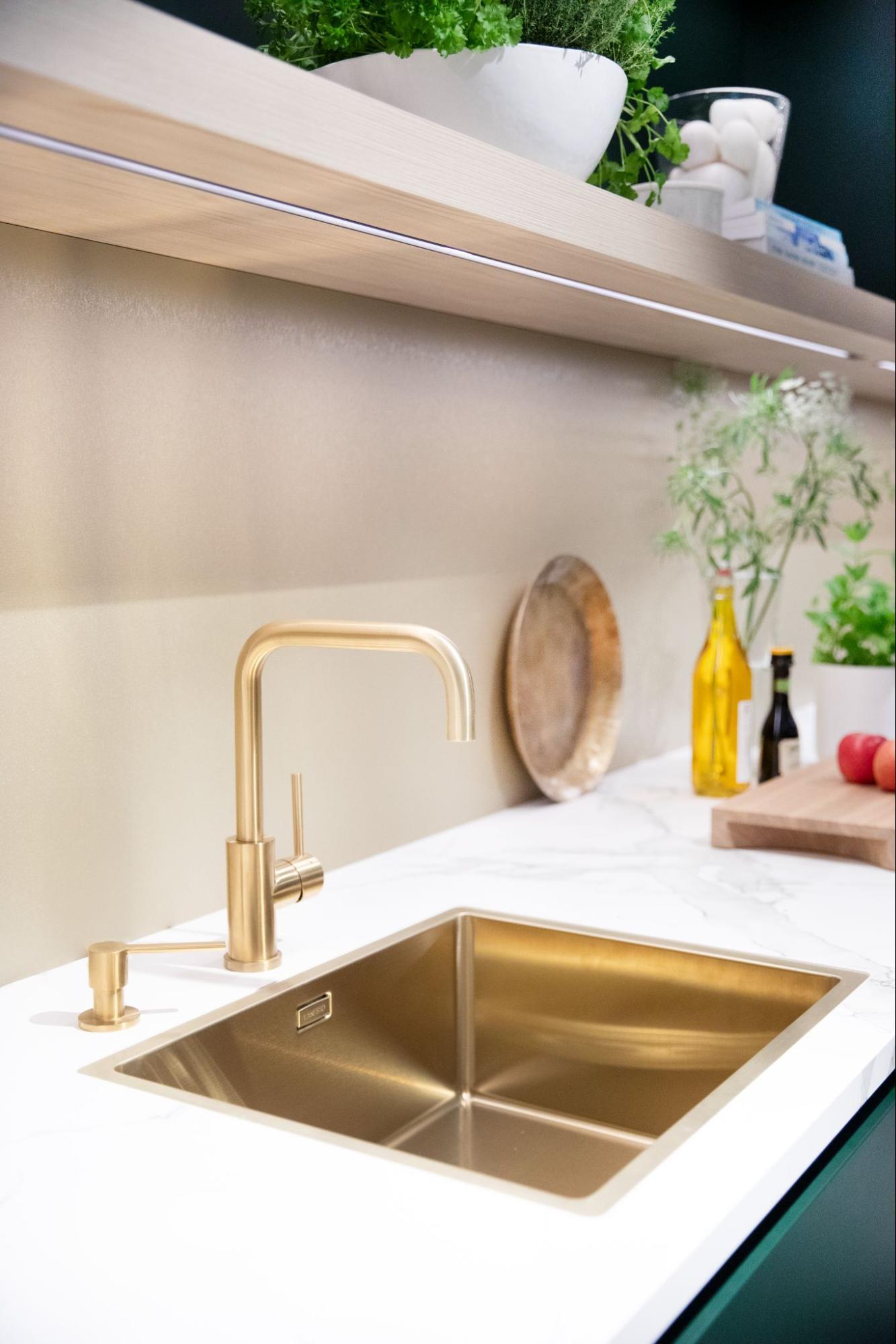 Warme metaaldetails in je keuken